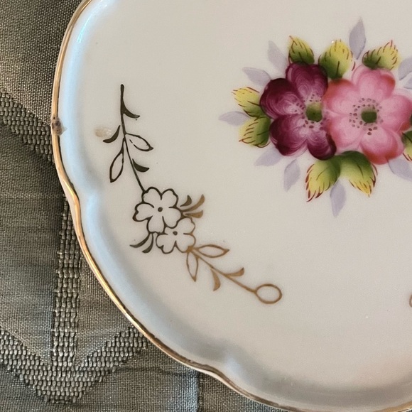 Vintage Japanese Porcelain Appetizer / Dessert Plate — White & Gold Pink Floral - Picture 3 of 6